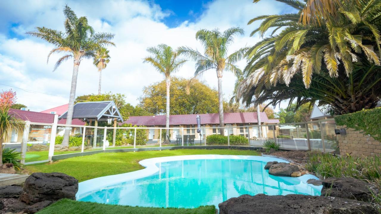 Tropicana Motor Inn Коув Экстерьер фото